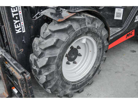 Carrelli elevatori diesel 2020  Manitou MC 25-4 D (9)