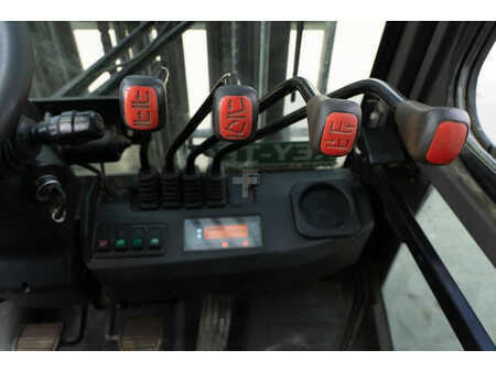 Carrelli elevatori diesel 2020  Manitou MI 25 D (12)