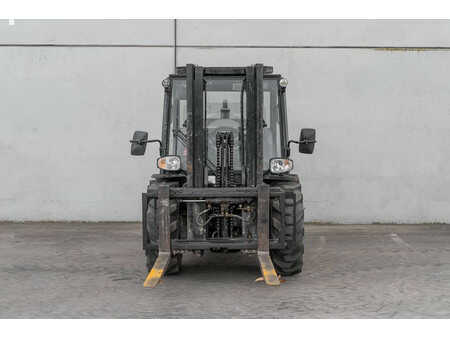 Dieseltrukki 2021  Manitou MC 30-4 (2)