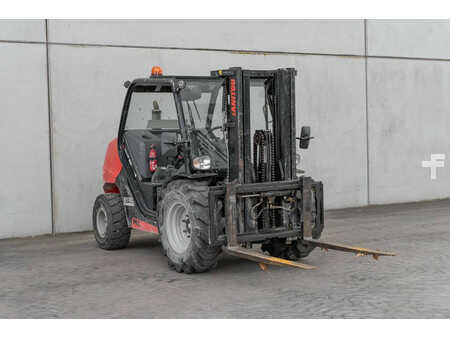 Dieseltrukki 2021  Manitou MC 30-4 (3)