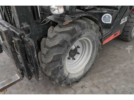 Dieseltrukki 2021  Manitou MC 30-4 (9)