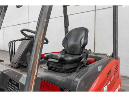 Chariots électriques à 4 roues 2022  Manitou ME 430 (14)