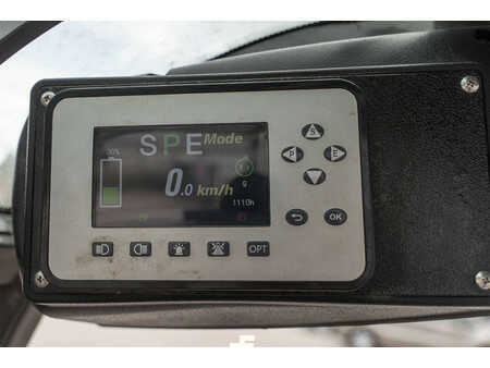 Chariots électriques à 4 roues 2022  Manitou ME 430 (16)