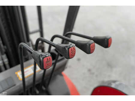 Chariots électriques à 4 roues 2022  Manitou ME 430 (17)