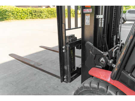 Wózki widłowe diesel 2022  Manitou MI 30 D (9)