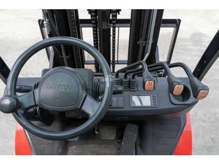 Carrelli elevatori diesel 2022  Manitou MI 25 (8)