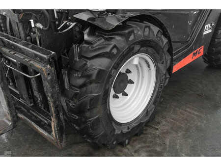 Dieseltrukki 2023  Manitou MC 30-4 D (10)