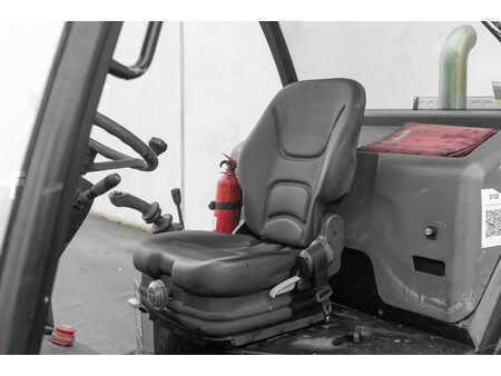 Dieseltrukki 2023  Manitou MC 30-4 D (13)