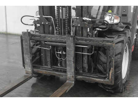 Dieseltrukki 2023  Manitou MC 30-4 D (9)