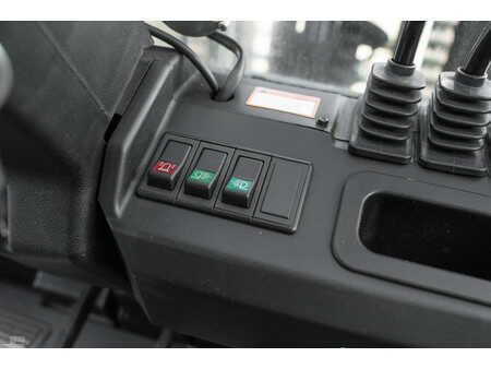 Dieselový VZV 2023  Manitou MI 70 D (13)