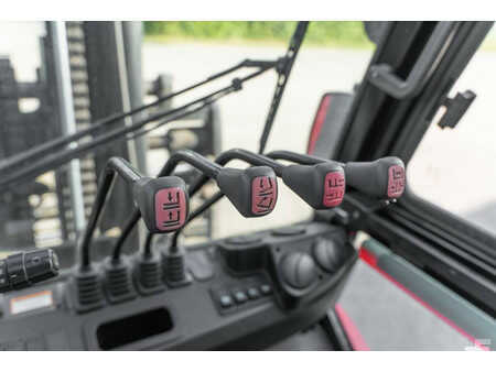 Dieselový VZV 2023  Manitou MI 70 D (15)