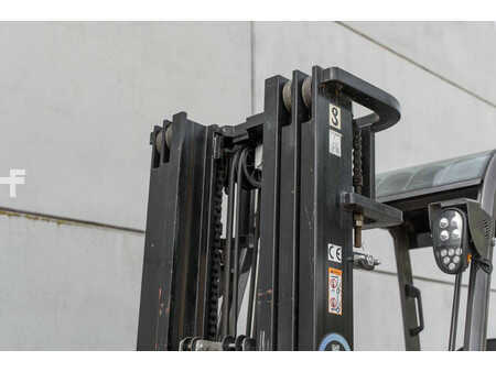 Chariots électriques à 4 roues 2023  Manitou ME 430 (8)