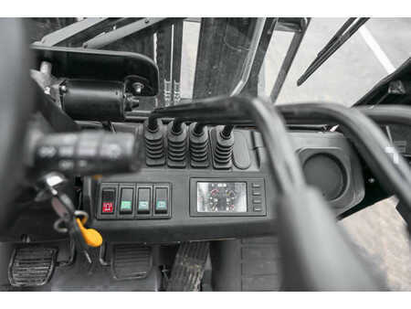 Carrelli elevatori diesel 2022  Manitou MI 25 D (12)