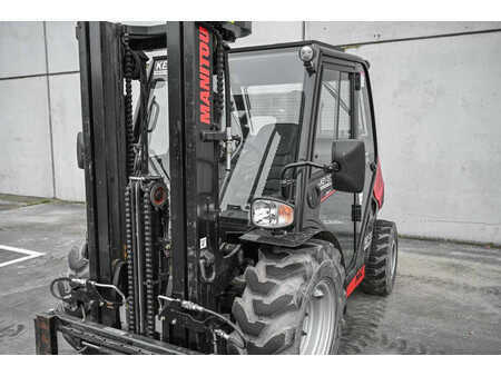Carrelli elevatori diesel 2023  Manitou MC 25-4 (8)