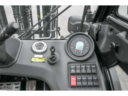 Carrelli elevatori diesel 2023  Manitou MC 25-4 (9)