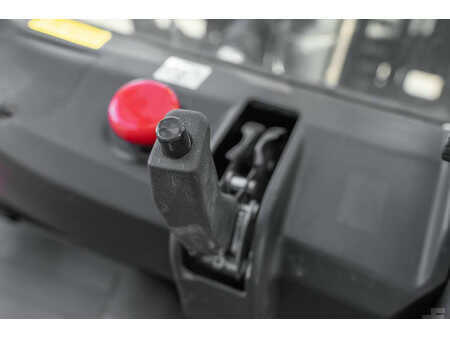 Empilhador diesel 2024  Manitou MI 80 (16)