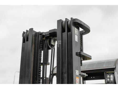 Chariots électriques à 4 roues 2023  Manitou ME 435 (10)