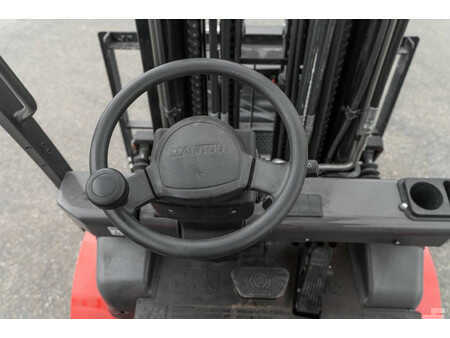 Chariots électriques à 4 roues 2023  Manitou ME 435 (16)