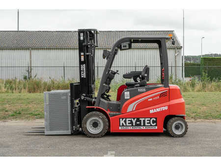 Chariots électriques à 4 roues 2023  Manitou ME 435 (4)
