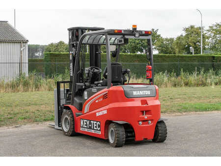 Chariots électriques à 4 roues 2023  Manitou ME 435 (7)