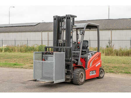Chariots électriques à 4 roues 2023  Manitou ME 435 (1)