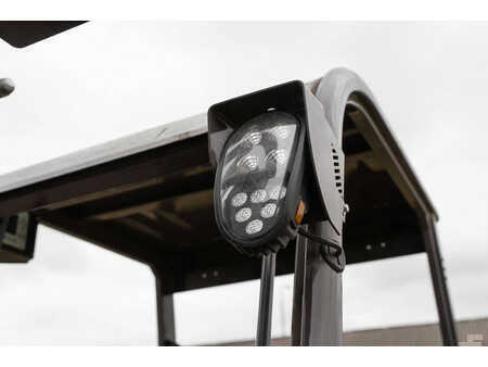 Chariots électriques à 4 roues 2023  Manitou ME 435 (13)