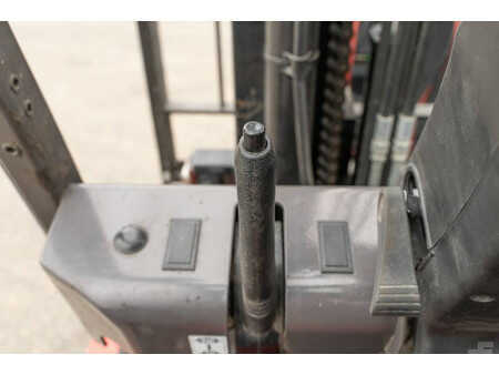 Chariots électriques à 4 roues 2023  Manitou ME 435 (17)