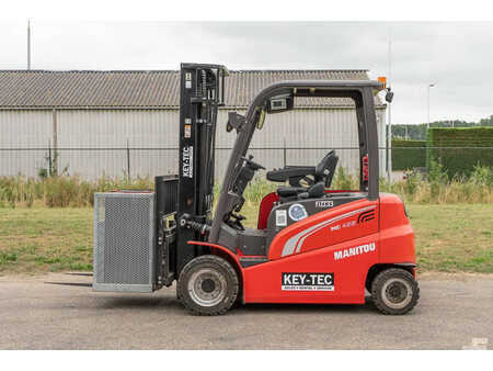 Chariots électriques à 4 roues 2023  Manitou ME 435 (4)