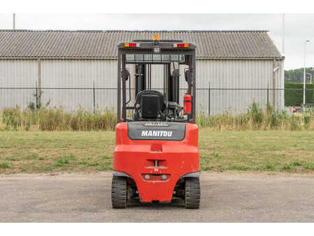 Chariots électriques à 4 roues 2023  Manitou ME 435 (6)