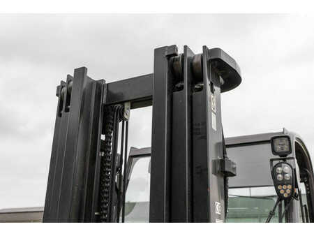 Chariots électriques à 4 roues 2024  Manitou ME 450 (10)