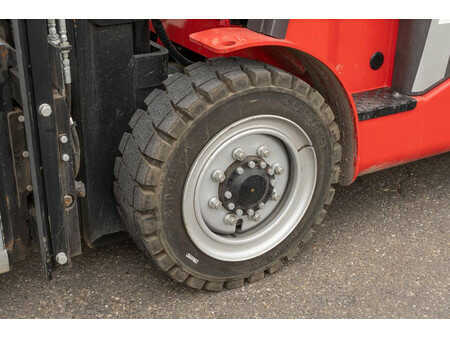 Chariots électriques à 4 roues 2024  Manitou ME 450 (11)