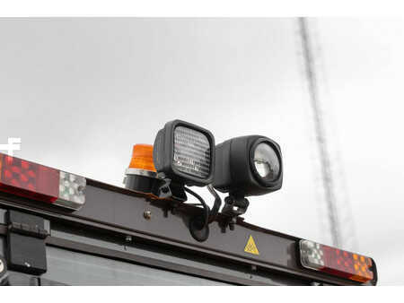 Chariots électriques à 4 roues 2024  Manitou ME 450 (13)