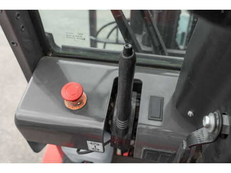 Chariots électriques à 4 roues 2024  Manitou ME 450 (17)