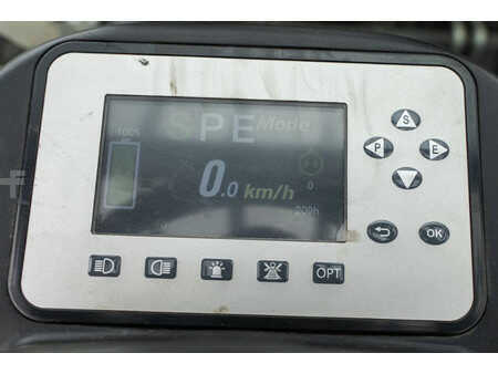 Chariots électriques à 4 roues 2024  Manitou ME 450 (18)