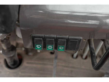 Chariots électriques à 4 roues 2024  Manitou ME 450 (19)