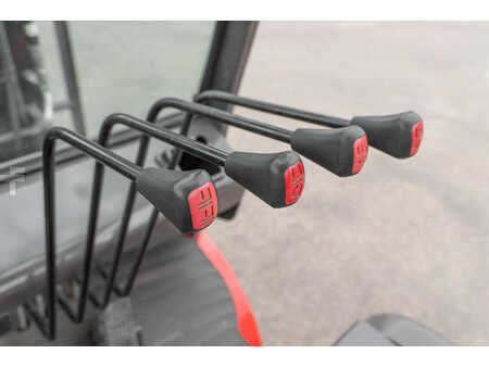 Chariots électriques à 4 roues 2024  Manitou ME 450 (20)