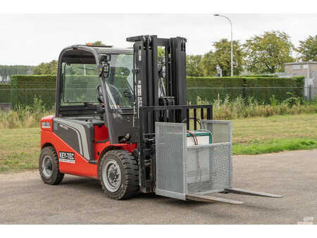 Chariots électriques à 4 roues 2024  Manitou ME 450 (3)