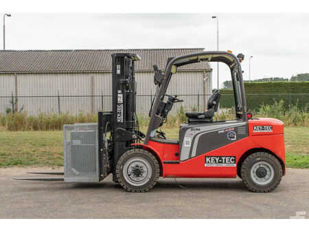 Chariots électriques à 4 roues 2024  Manitou ME 450 (4)