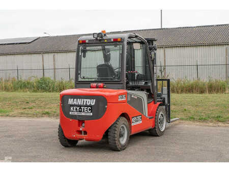 Chariots électriques à 4 roues 2024  Manitou ME 450 (5)