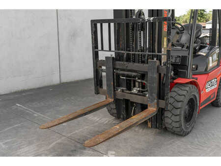 Wózki widłowe diesel 2022  Manitou MI 30 D (9)