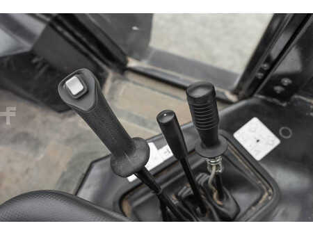 Carrelli elevatori diesel 2024  Manitou M 30-4 (16)