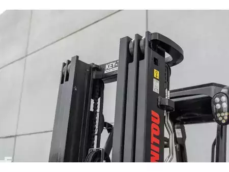 Carretilla elevadora diésel 2022  Manitou MI 25 D (8)