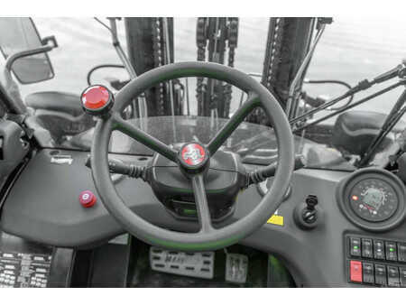 Dieseltrukki 2024  Manitou MC 30-4 (13)