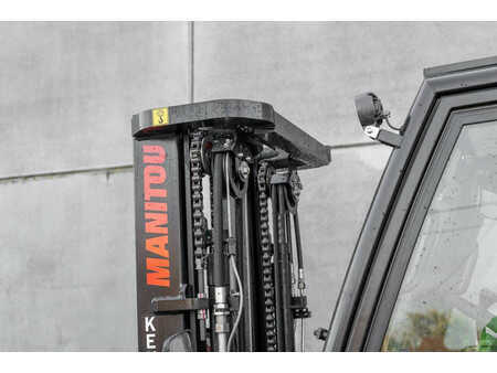 Dieseltrukki 2024  Manitou MC 30-4 (8)