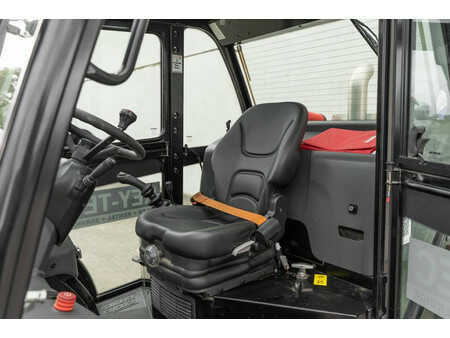 Dieseltrukki 2024  Manitou MC 30-4 (12)