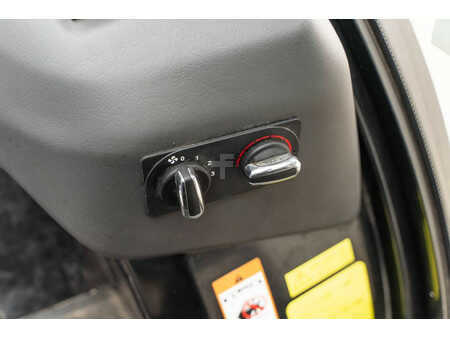 Dieseltrukki 2024  Manitou MC 30-4 (16)