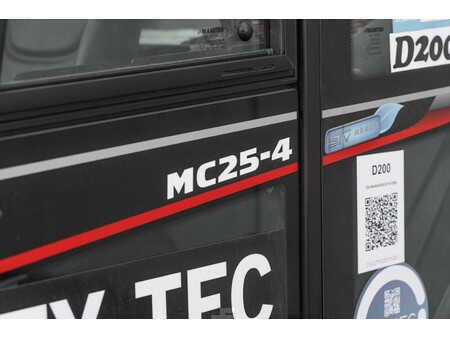 Carrelli elevatori diesel 2024  Manitou MC 25-4 (12)