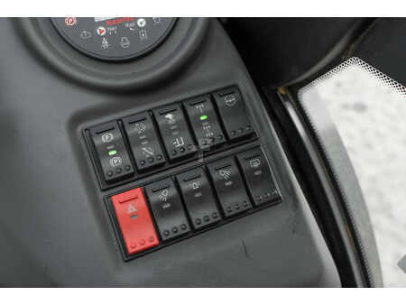 Carrelli elevatori diesel 2024  Manitou MC 25-4 (18)