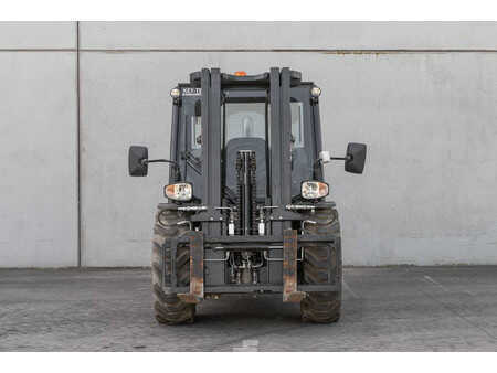 Carrelli elevatori diesel 2024  Manitou MC 25-4 (2)