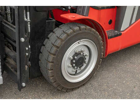 Chariots électriques à 4 roues 2024  Manitou ME 450 (11)